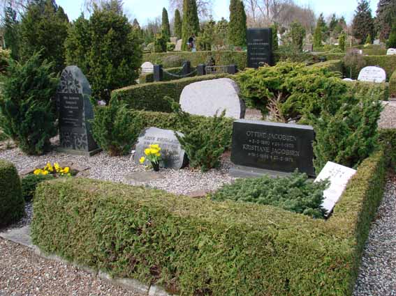 Billede af gravsten på Herning Vestre Kirkegård