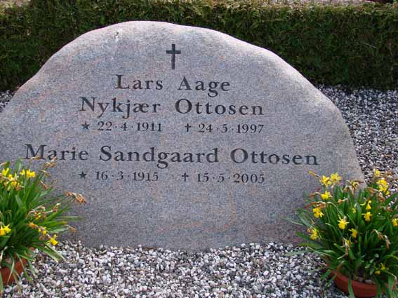 Billede af gravsten på Herning Vestre Kirkegård
