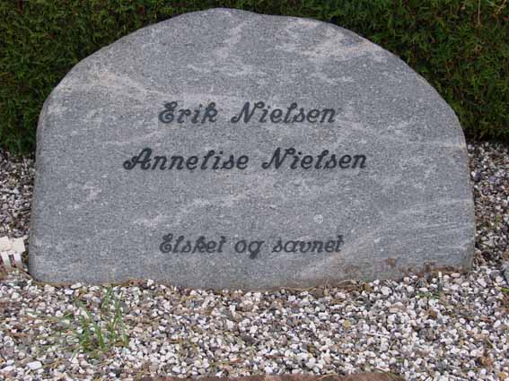 Billede af gravsten på Herning Vestre Kirkegård