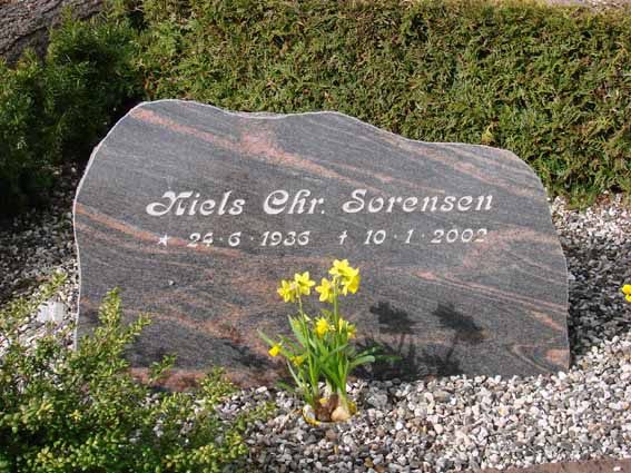 Billede af gravsten på Herning Vestre Kirkegård