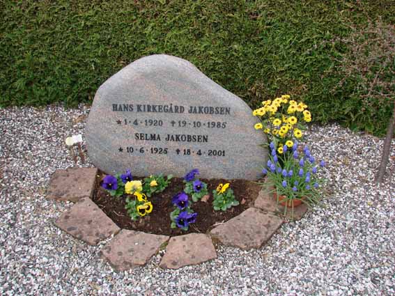 Billede af gravsten på Herning Vestre Kirkegård
