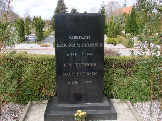 Billede af gravsten på Herning Vestre Kirkegård