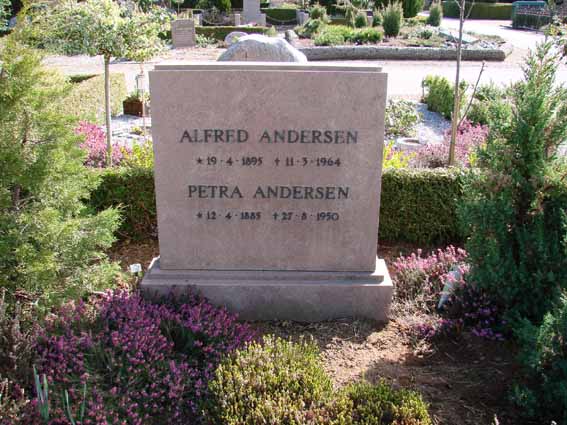 Billede af gravsten på Herning Vestre Kirkegård