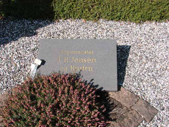 Billede af gravsten på Herning Vestre Kirkegård