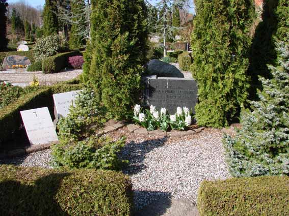 Billede af gravsten på Herning Vestre Kirkegård