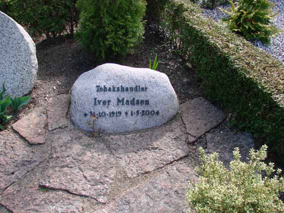 Billede af gravsten på Herning Vestre Kirkegård