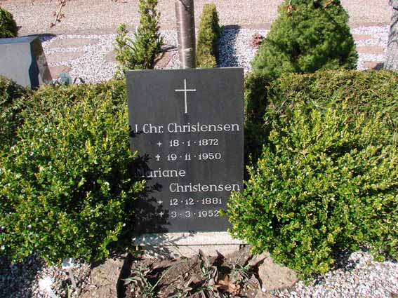 Billede af gravsten på Herning Vestre Kirkegård