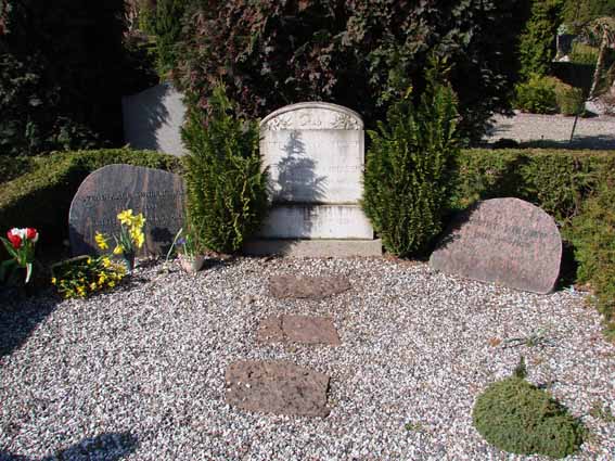 Billede af gravsten på Herning Vestre Kirkegård