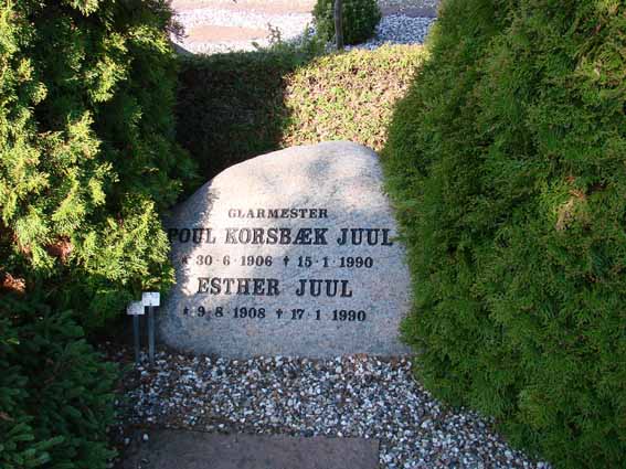 Billede af gravsten på Herning Vestre Kirkegård