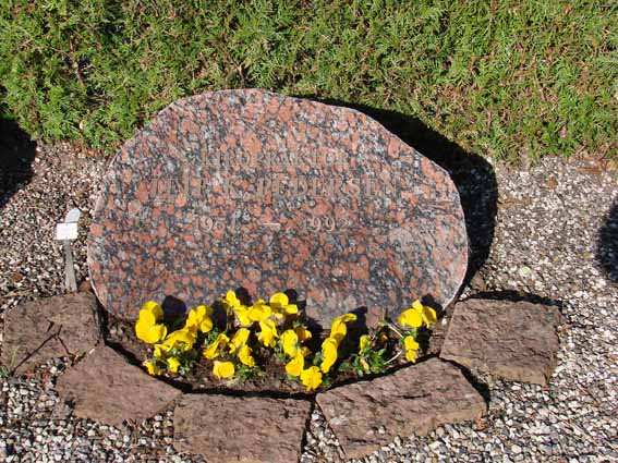 Billede af gravsten på Herning Vestre Kirkegård