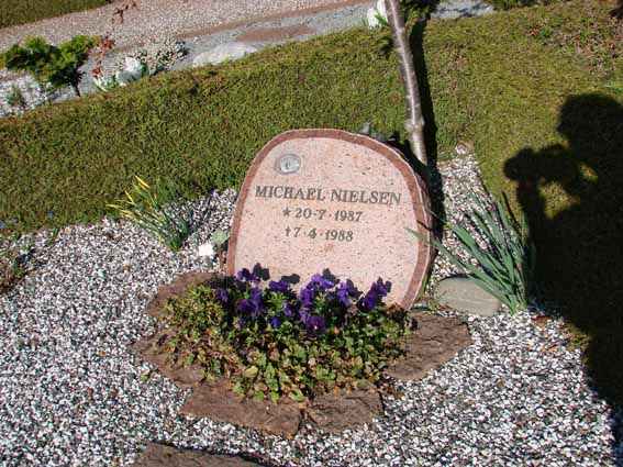 Billede af gravsten på Herning Vestre Kirkegård