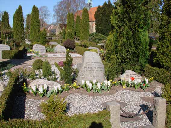 Billede af gravsten på Herning Vestre Kirkegård