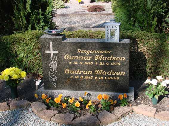 Billede af gravsten på Herning Vestre Kirkegård