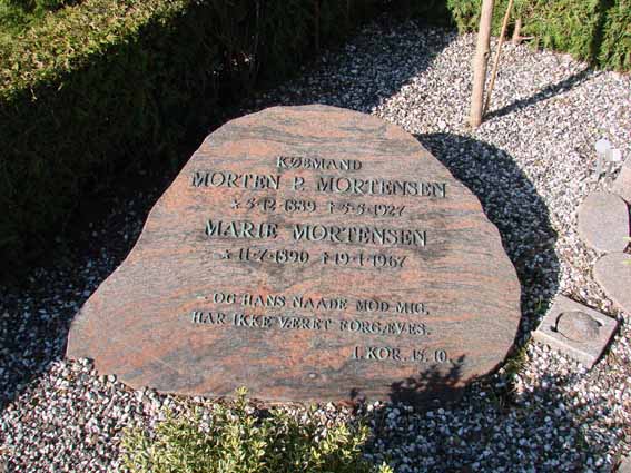Billede af gravsten på Herning Vestre Kirkegård