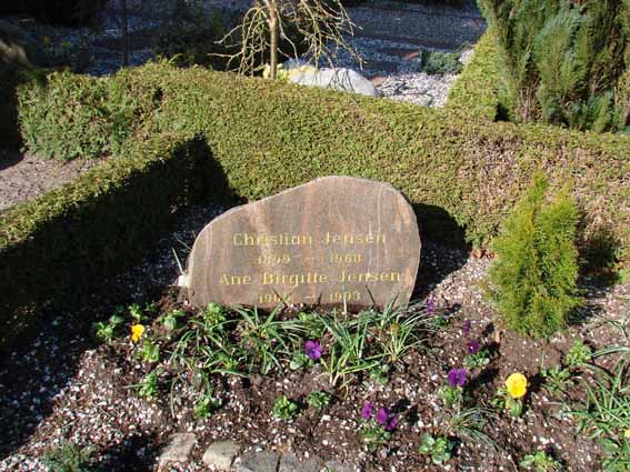 Billede af gravsten på Herning Vestre Kirkegård