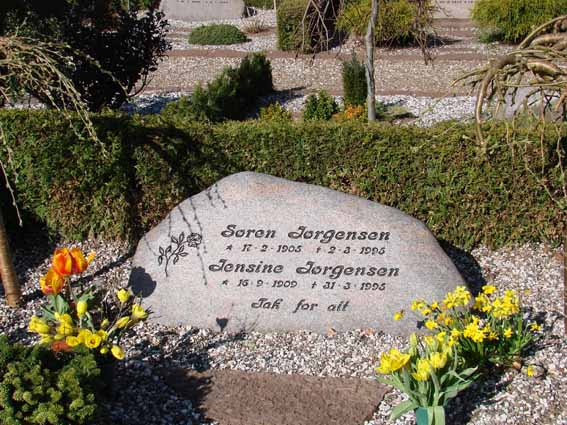 Billede af gravsten på Herning Vestre Kirkegård