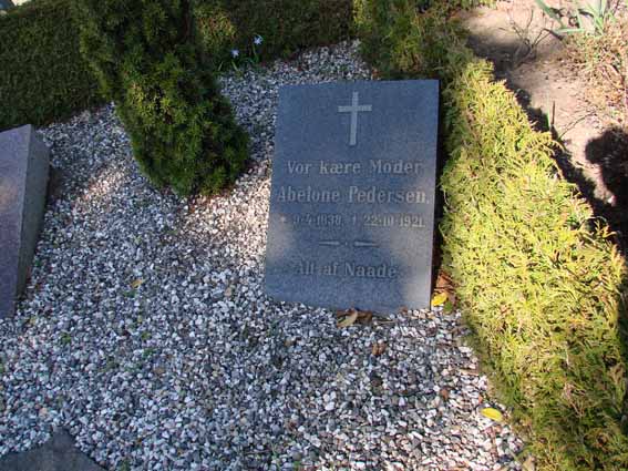 Billede af gravsten på Herning Vestre Kirkegård