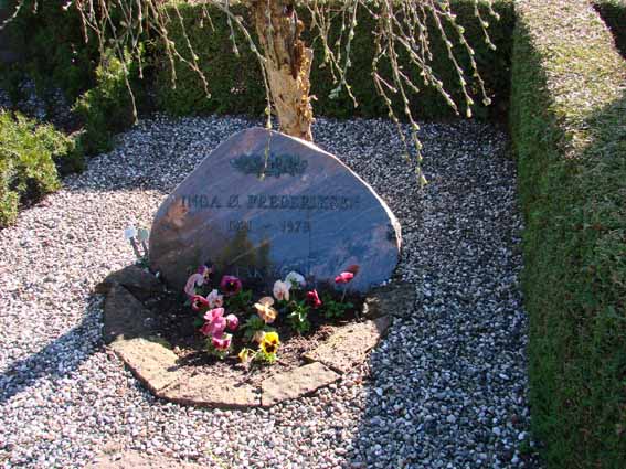 Billede af gravsten på Herning Vestre Kirkegård