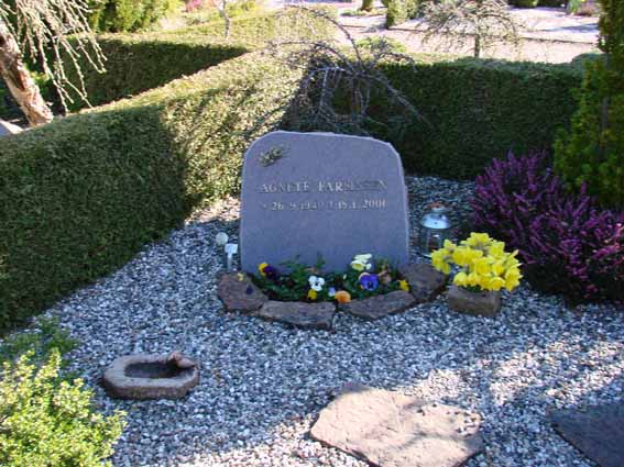 Billede af gravsten på Herning Vestre Kirkegård