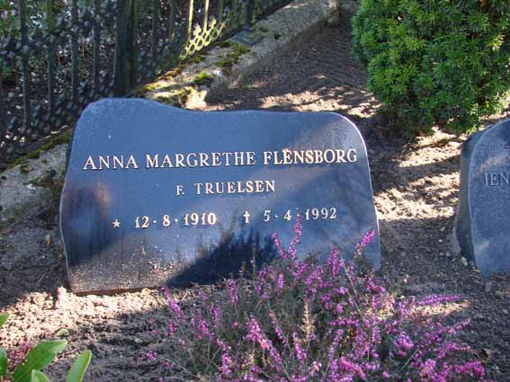 Billede af gravsten på Herning Vestre Kirkegård