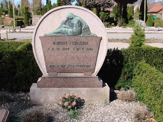 Billede af gravsten på Herning Vestre Kirkegård