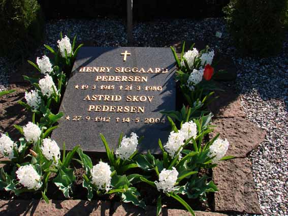 Billede af gravsten på Herning Vestre Kirkegård