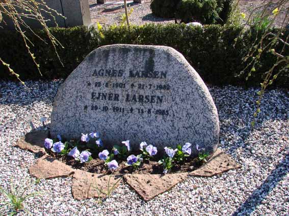 Billede af gravsten på Herning Vestre Kirkegård