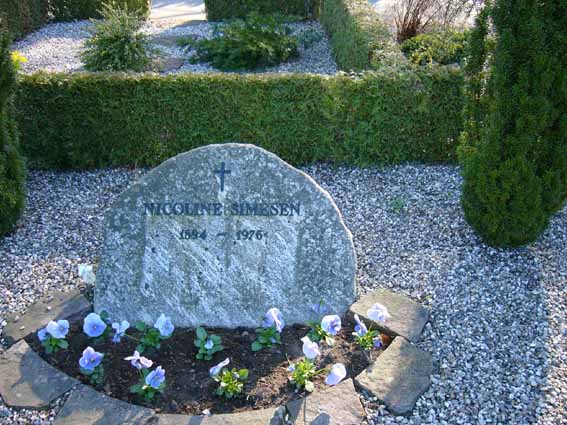 Billede af gravsten på Herning Vestre Kirkegård