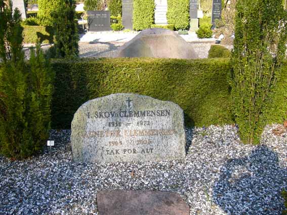 Billede af gravsten på Herning Vestre Kirkegård