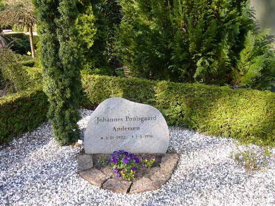 Billede af gravsten på Herning Vestre Kirkegård
