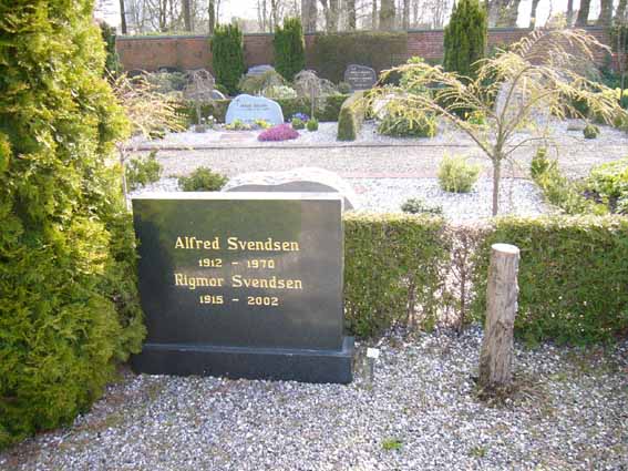 Billede af gravsten på Herning Vestre Kirkegård