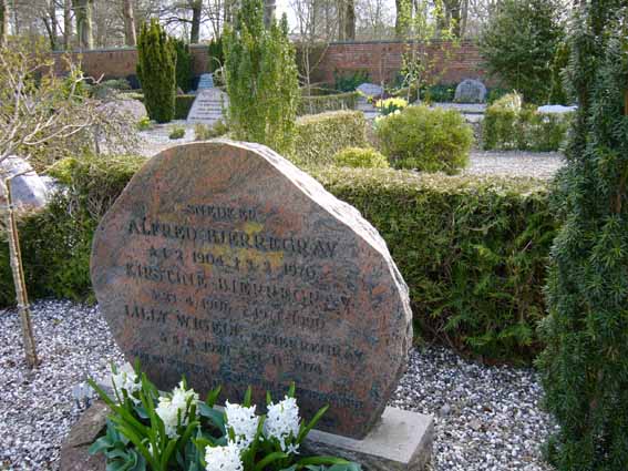 Billede af gravsten på Herning Vestre Kirkegård