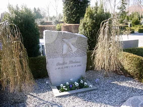 Billede af gravsten på Herning Vestre Kirkegård