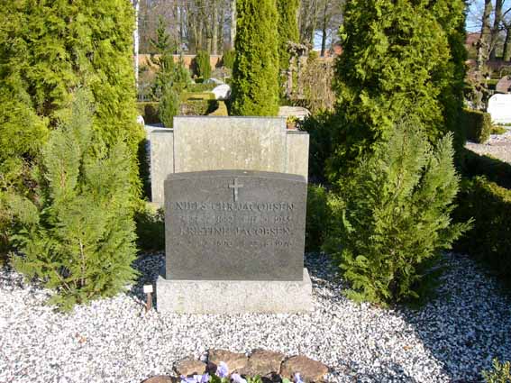 Billede af gravsten på Herning Vestre Kirkegård