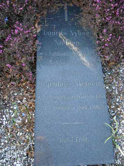 Billede af gravsten på Herning Vestre Kirkegård