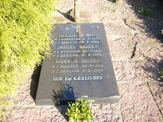 Billede af gravsten på Herning Vestre Kirkegård