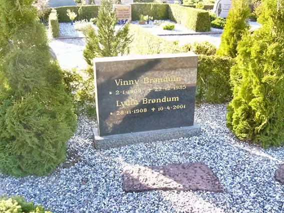 Billede af gravsten på Herning Vestre Kirkegård