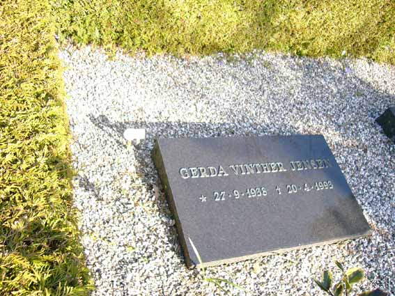 Billede af gravsten på Herning Vestre Kirkegård
