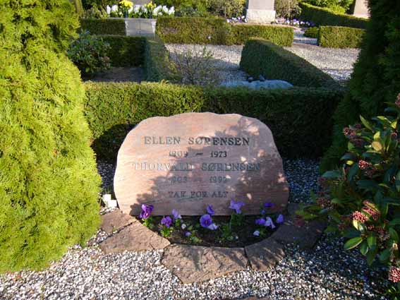 Billede af gravsten på Herning Vestre Kirkegård
