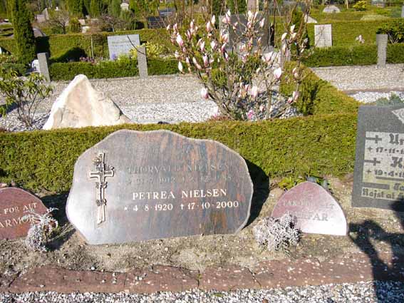 Billede af gravsten på Herning Vestre Kirkegård