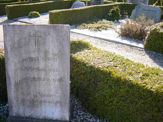 Billede af gravsten på Herning Vestre Kirkegård