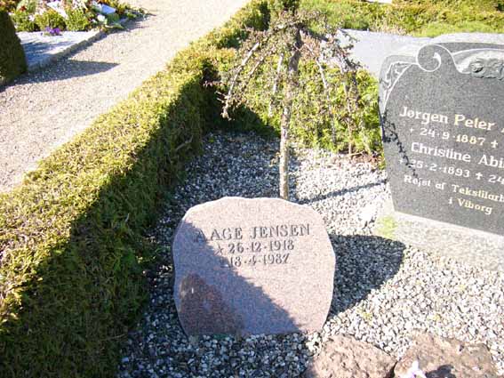 Billede af gravsten på Herning Vestre Kirkegård
