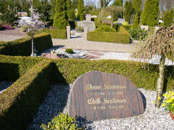Billede af gravsten på Herning Vestre Kirkegård