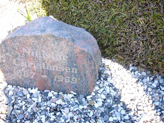 Billede af gravsten på Herning Vestre Kirkegård