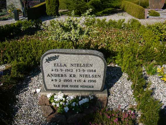 Billede af gravsten på Herning Vestre Kirkegård