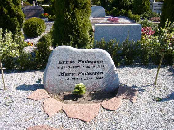 Billede af gravsten på Herning Vestre Kirkegård