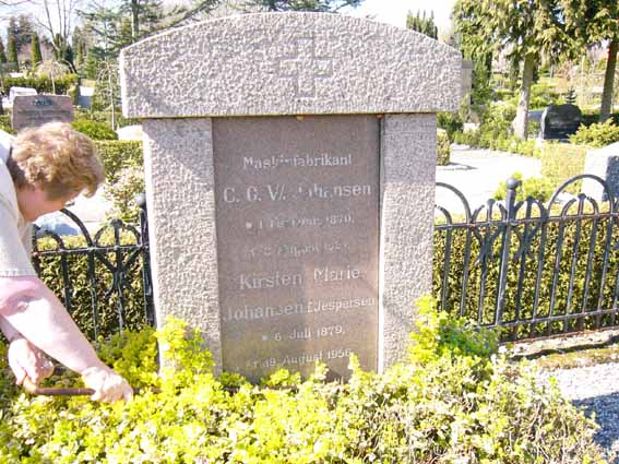 Billede af gravsten på Herning Vestre Kirkegård