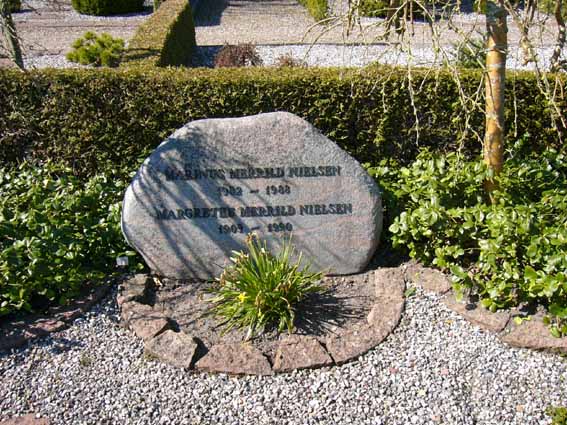 Billede af gravsten på Herning Vestre Kirkegård