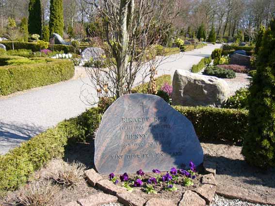 Billede af gravsten på Herning Vestre Kirkegård