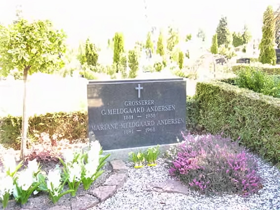Billede af gravsten på Herning Vestre Kirkegård